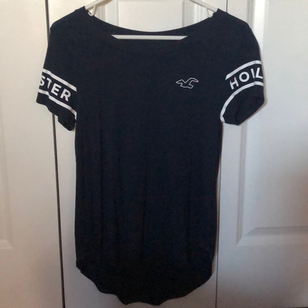 navy blue flowy shirt from hollister